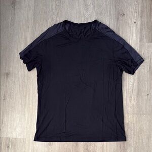 Lululemon light weight men’s work out shirt